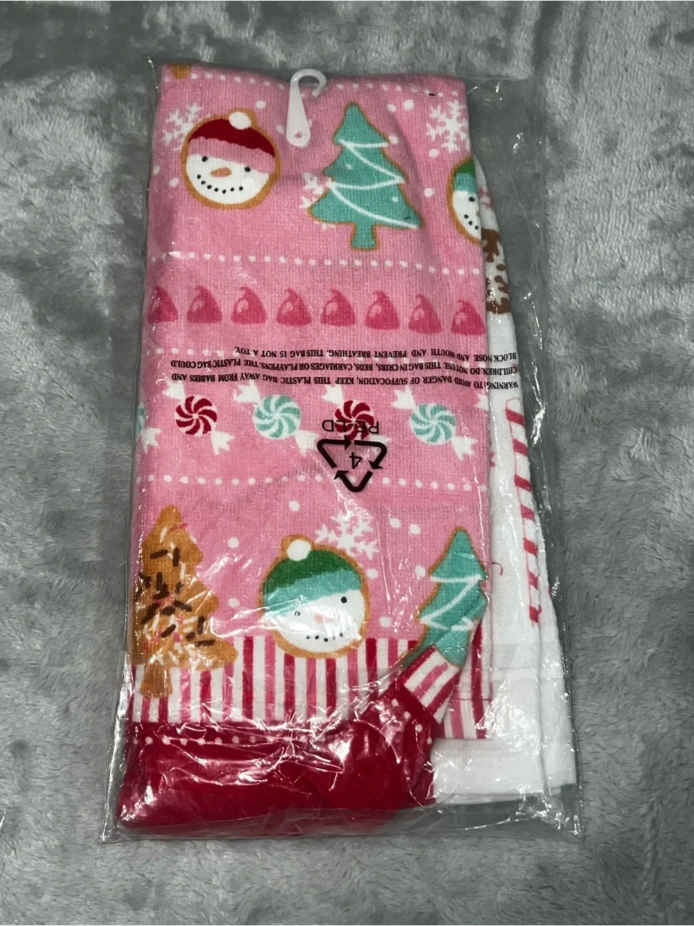 Set of 2 Christmas Holiday Kitchen Towels – Snowman & Candy Cane Print – NWT